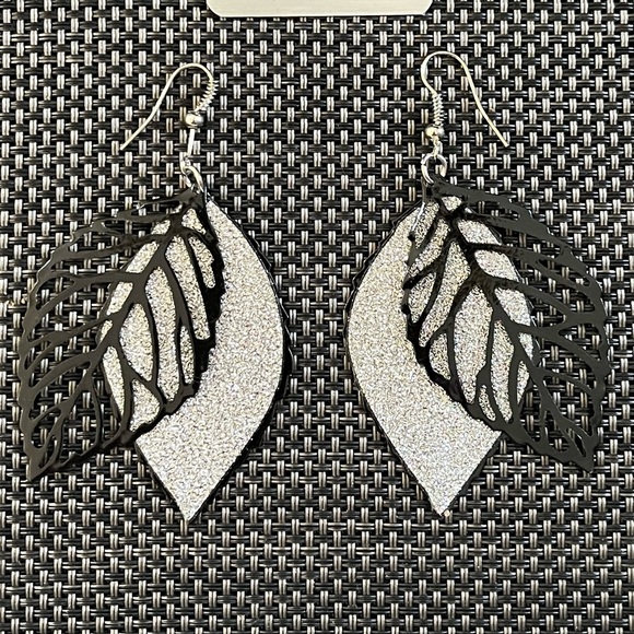 Sparkly Gunmetal Silver-tone Leaf Earrings - Picture 5 of 8